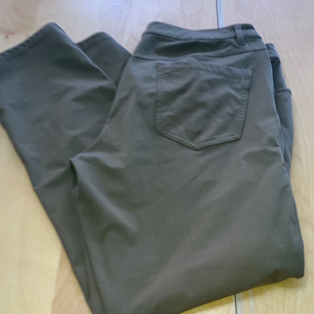 lululemon‎ athletica Men's Khaki Tan Chinos size 34 like new